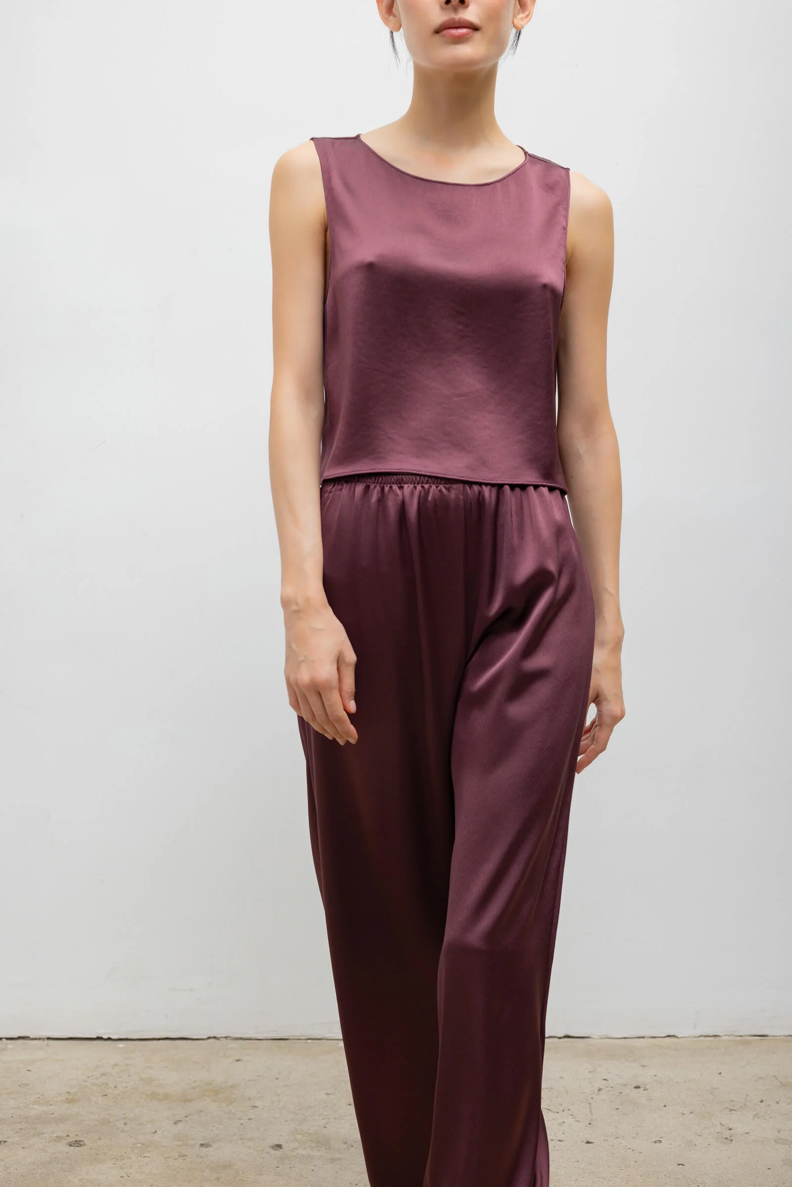 Barb Crop Sleeveless Crew - Image 5