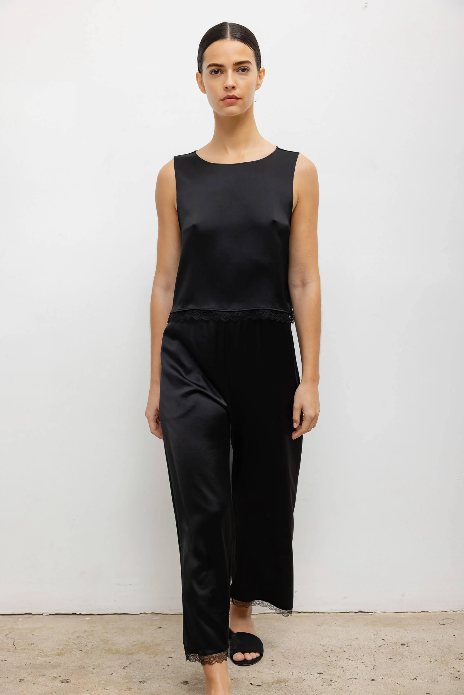 Barb Lace Crop Sleeveless Crew - Image 4
