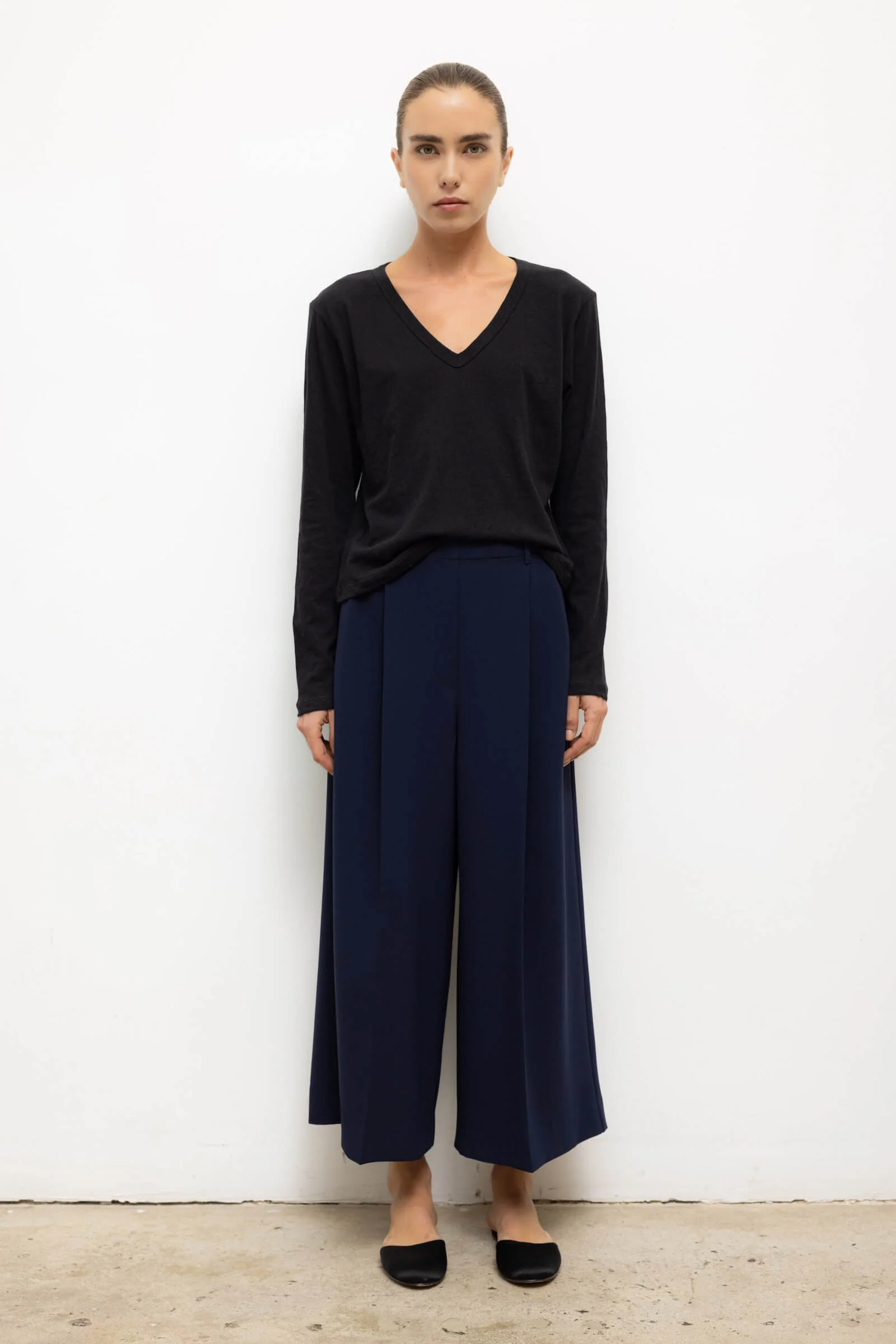 Laura V Neck Long Sleeve - Image 3
