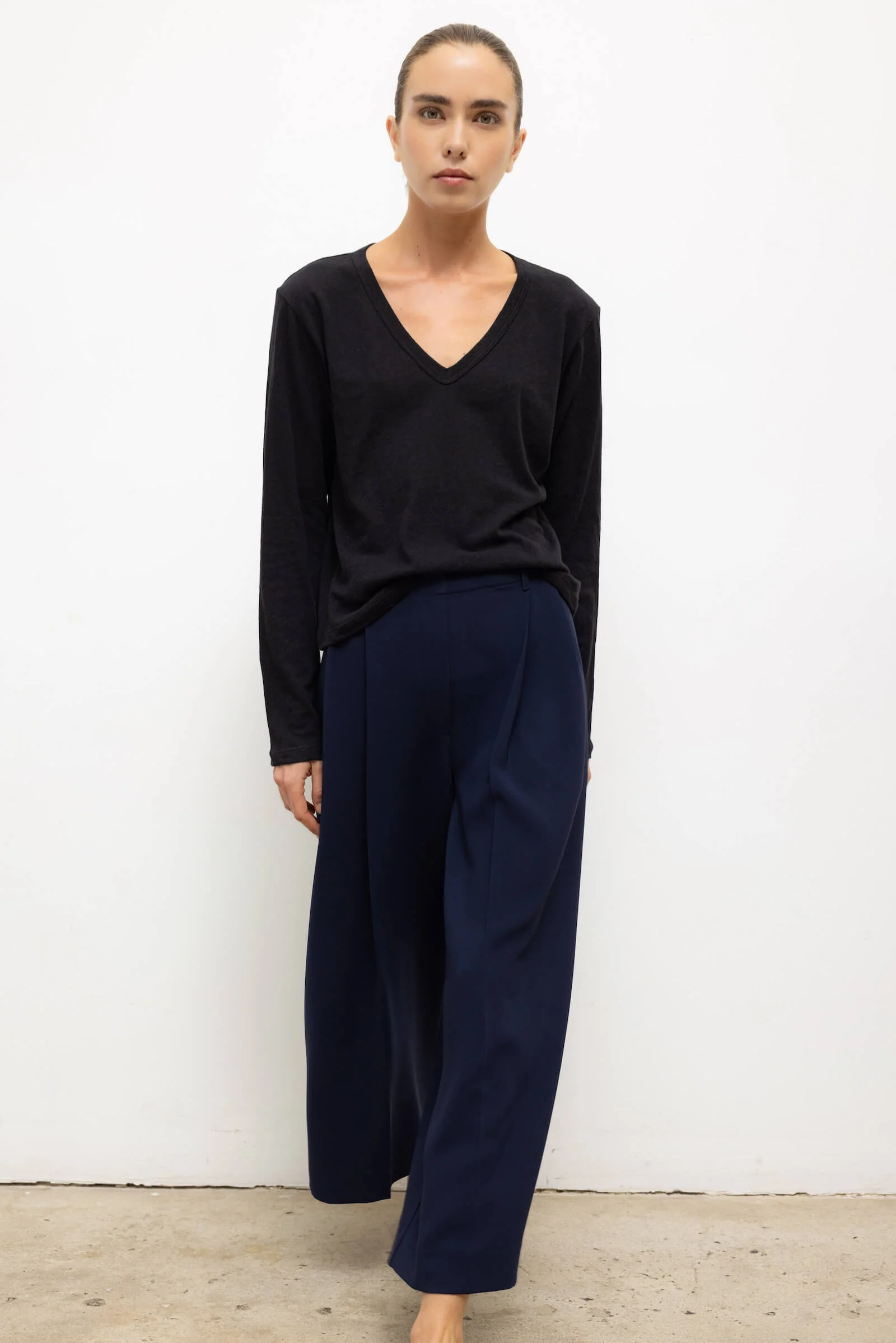 Laura V Neck Long Sleeve - Image 4
