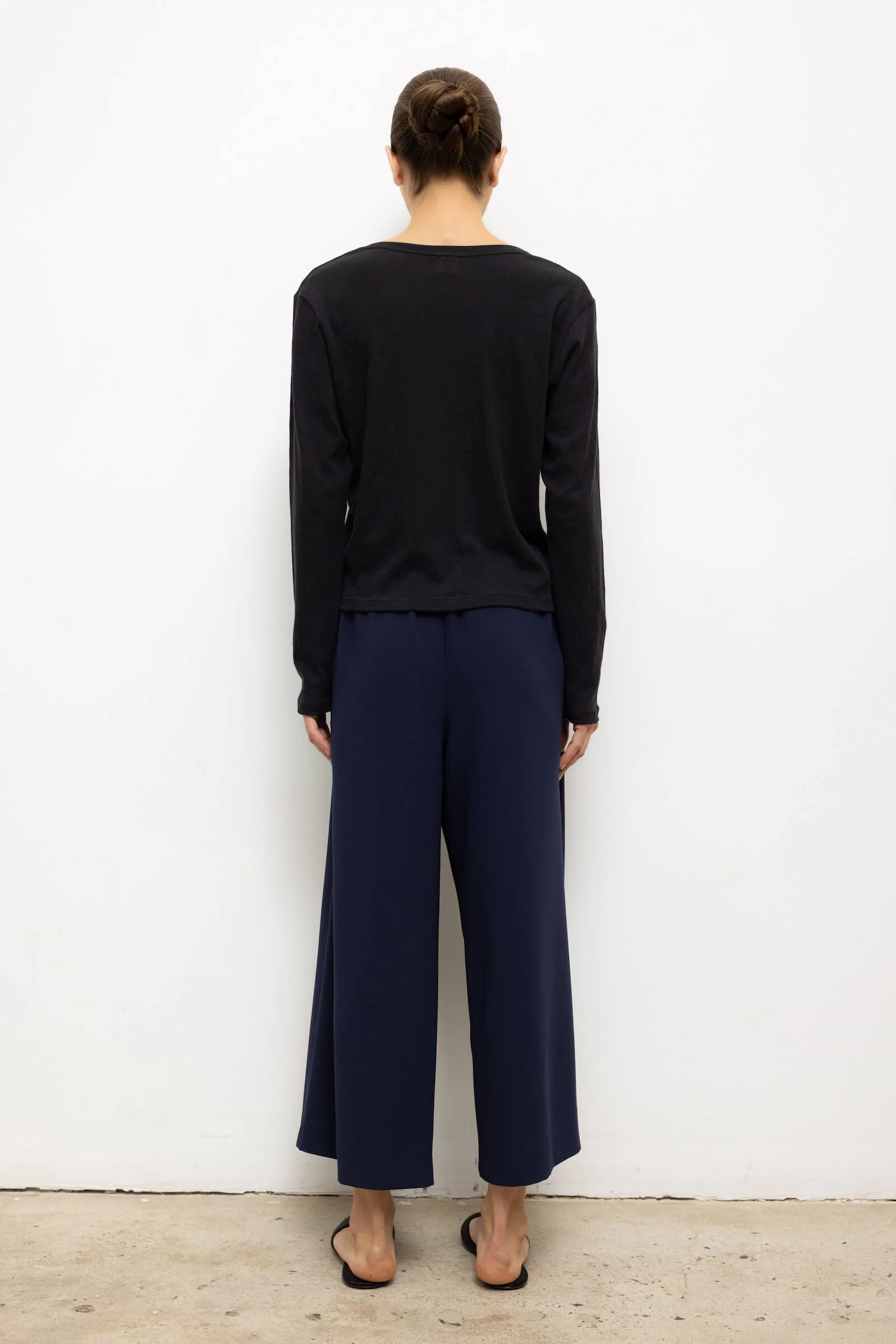 Laura V Neck Long Sleeve - Image 6