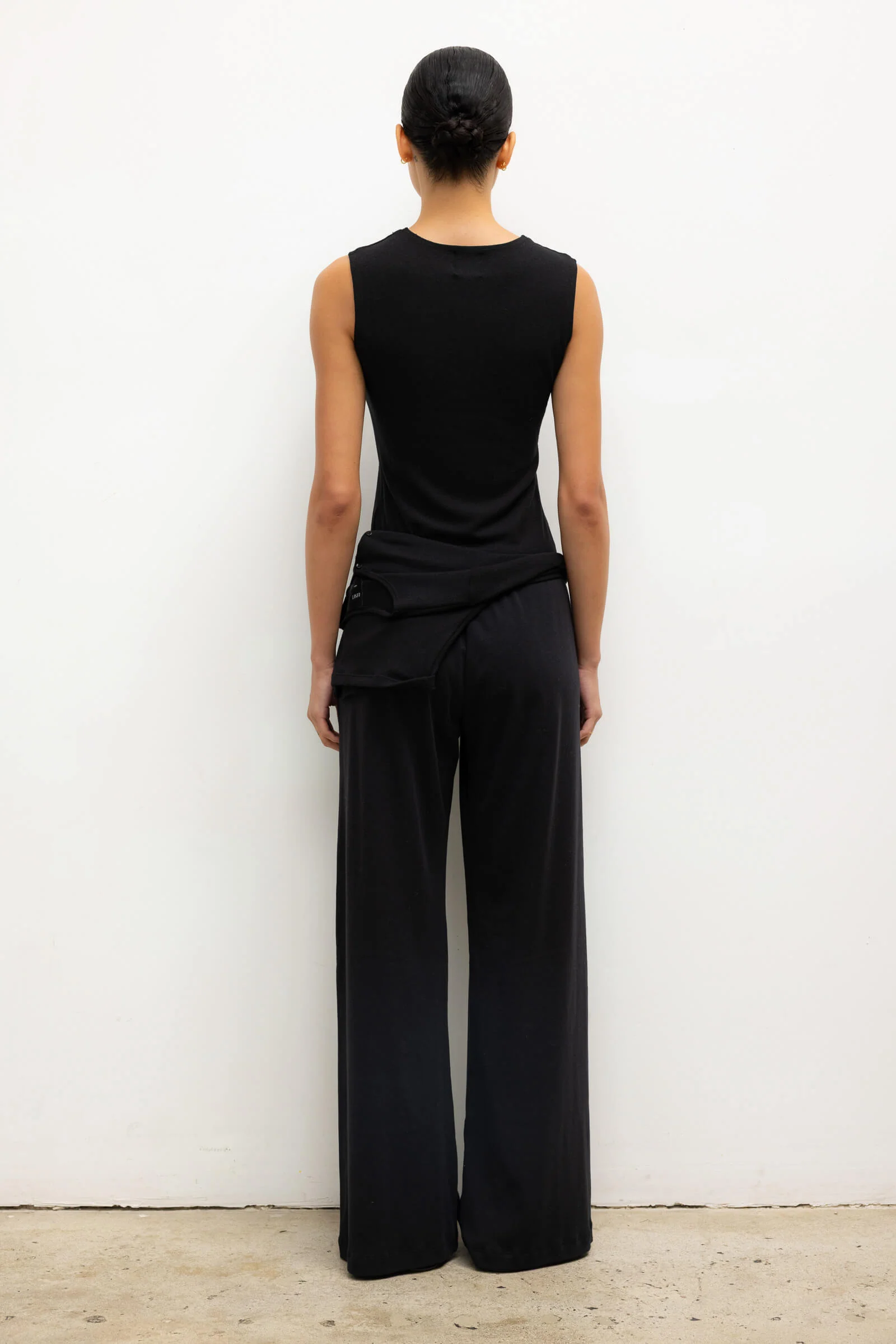 Lauren Sleeveless Crewneck - Image 7